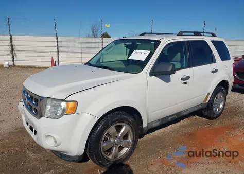 2011 Ford Escape Xlt z USA, uszkodzony, nr VIN 1FMCU0D70BKA06540